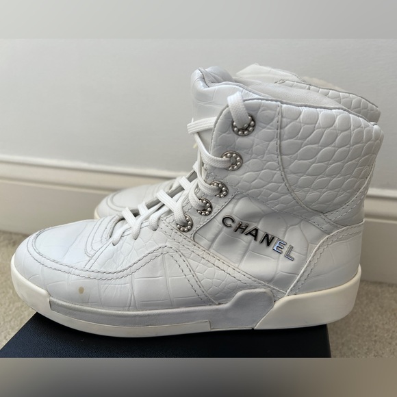 CHANEL CALFSKIN CROCODILE EMBOSSED WHITE HIGH TOP SNEAKERS - Picture 3 of 8